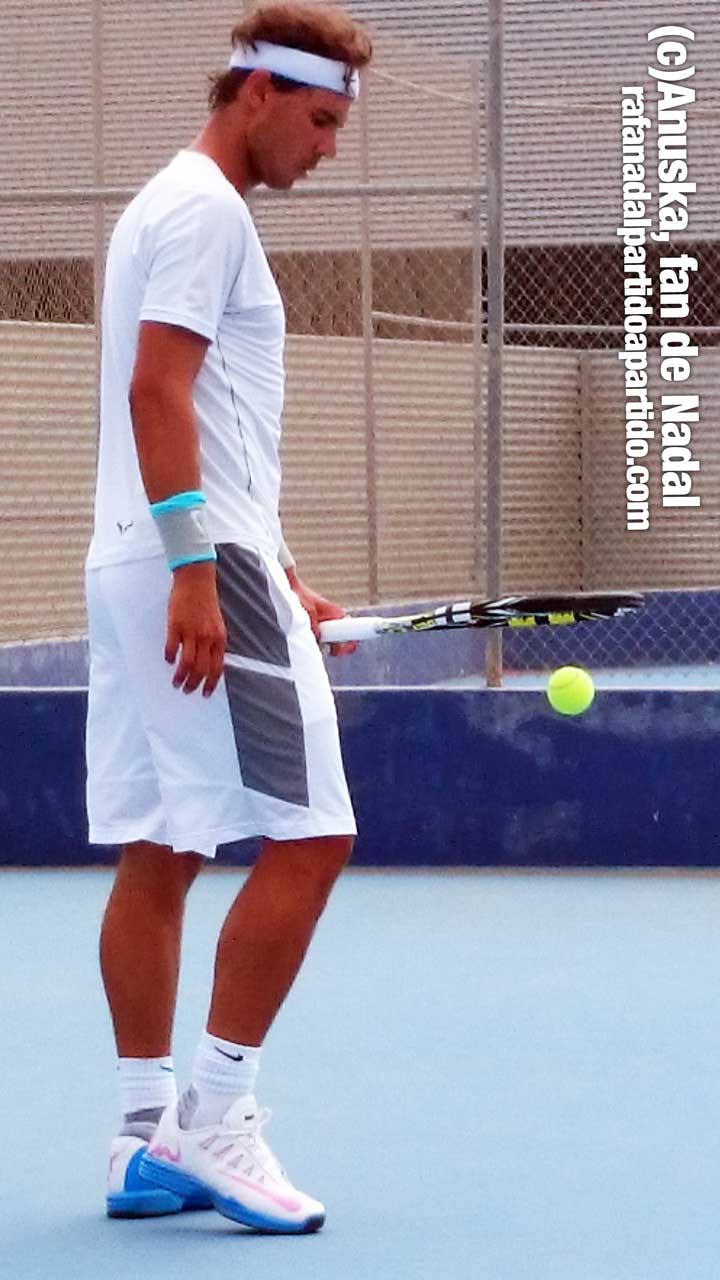 Rafa Nadal entrenando en pista dura Manacor 21 Julio 2014 Copyright de Anuska Fan de Rafa