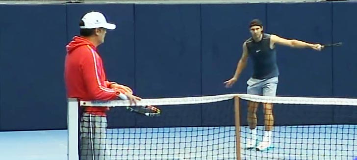 Rafa nadal entrenando de nuevo en Manacor tras su operaci�n de apendicitis - Diciembre 2014
