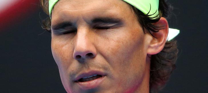 Semblante contrariado de Rafa Nadal tras la disputa de un punto contra Tomas Berdych en el Open de Australia 2015