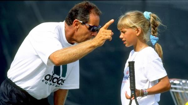 Imagen de archivo de Nick Bolletieri dando clases a una jovencsima Anna Kournikova