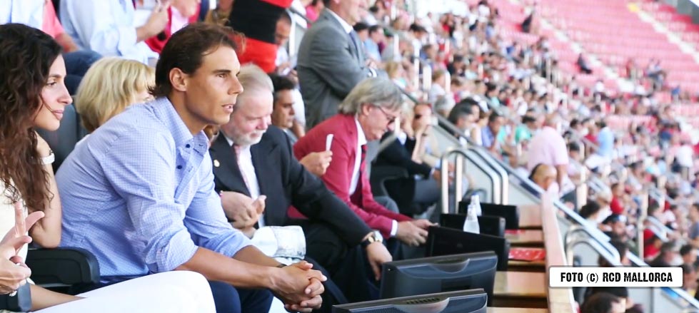 El f�tbol guard� un minuto de silencio por el abuelo de Rafa Nadal